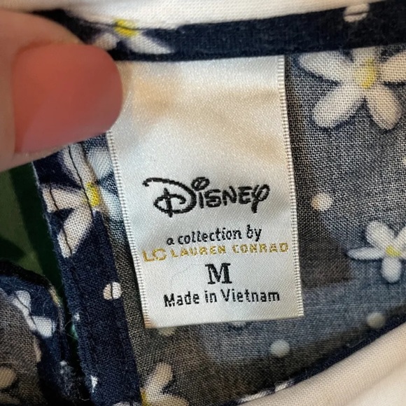 Lauren Conrad Disney Collection Daisy Blouse with Peter Pan Collar- M - Picture 8 of 10